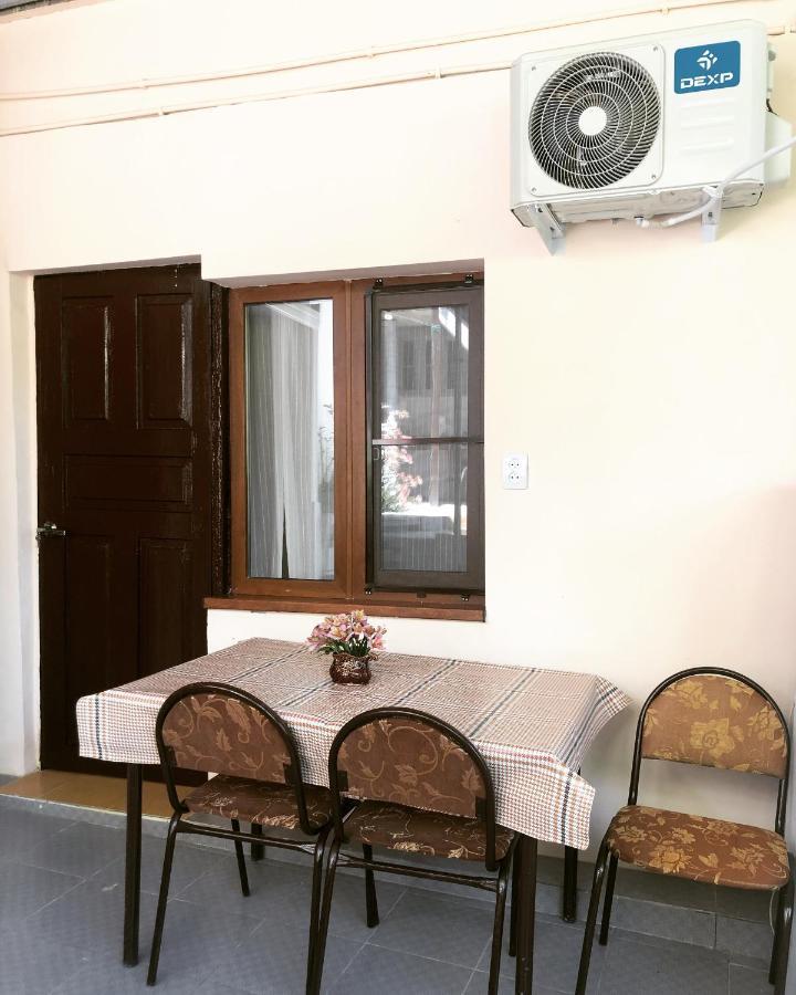 Гостевой Дом «Лиза» Hotel Gagra Exterior foto