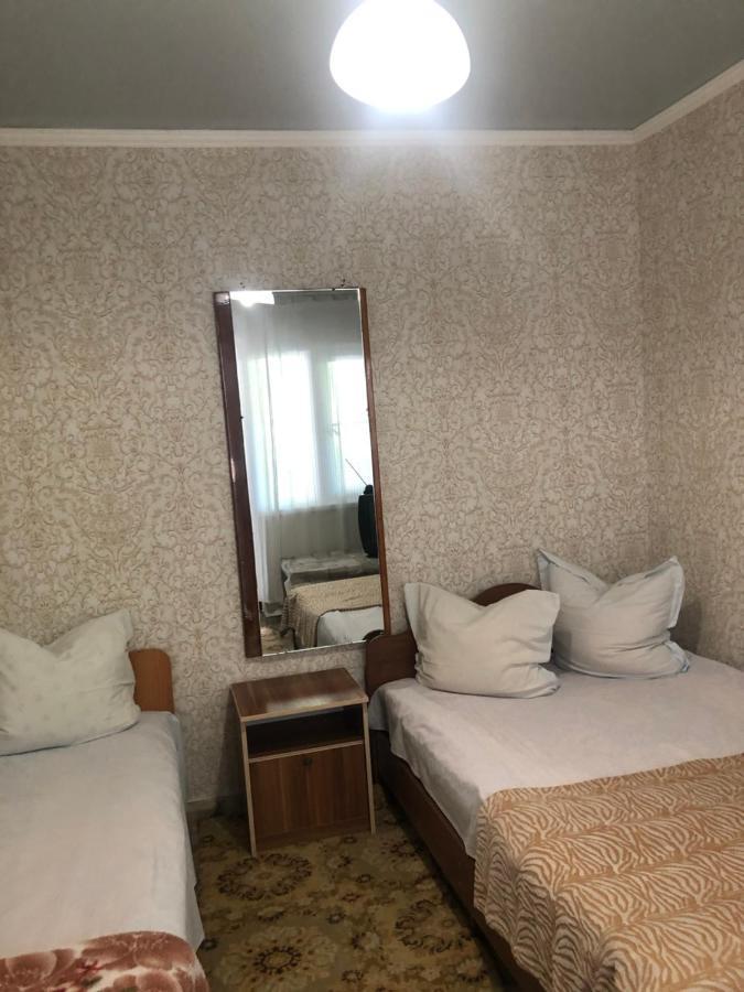 Гостевой Дом «Лиза» Hotel Gagra Exterior foto